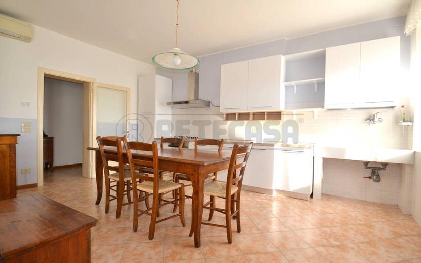 Appartamento via 7 Martiri, Centro, Valdagno