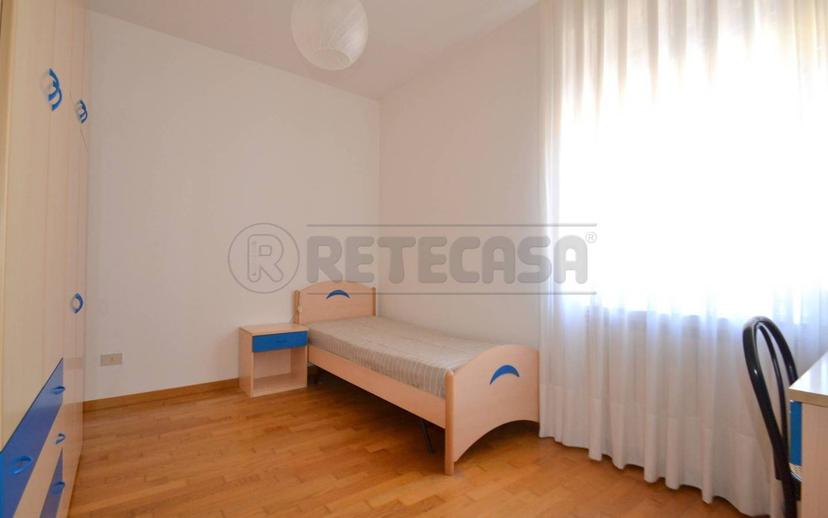 Appartamento via 7 Martiri, Centro, Valdagno — foto 8 di 14