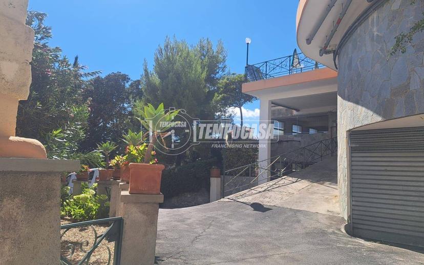 Quadrilocale via Camillo Benso Conte di Cavour 46, Ospedaletti — foto 13 di 42