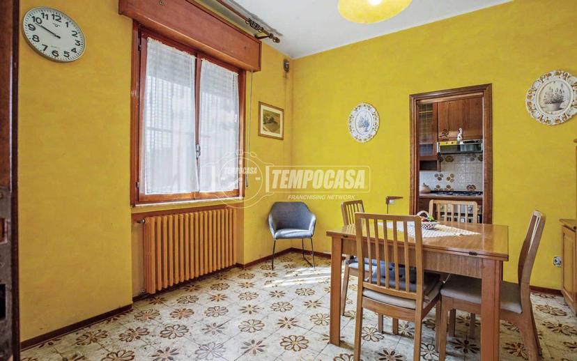 Terratetto unifamiliare 200 m², da ristrutturare, Fidenza — foto 9 di 32