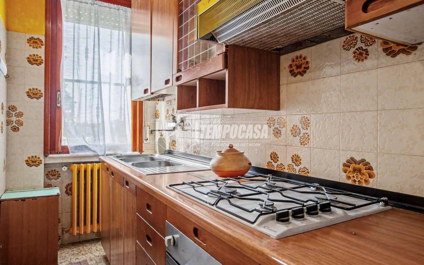 Terratetto unifamiliare 200 m², da ristrutturare, Fidenza