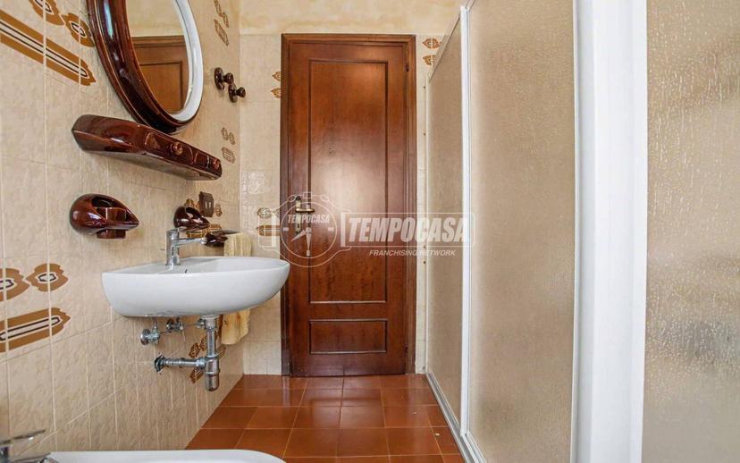Terratetto unifamiliare 200 m², da ristrutturare, Fidenza — foto 11 di 32