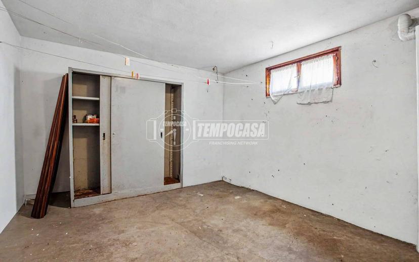 Terratetto unifamiliare 200 m², da ristrutturare, Fidenza — foto 28 di 32