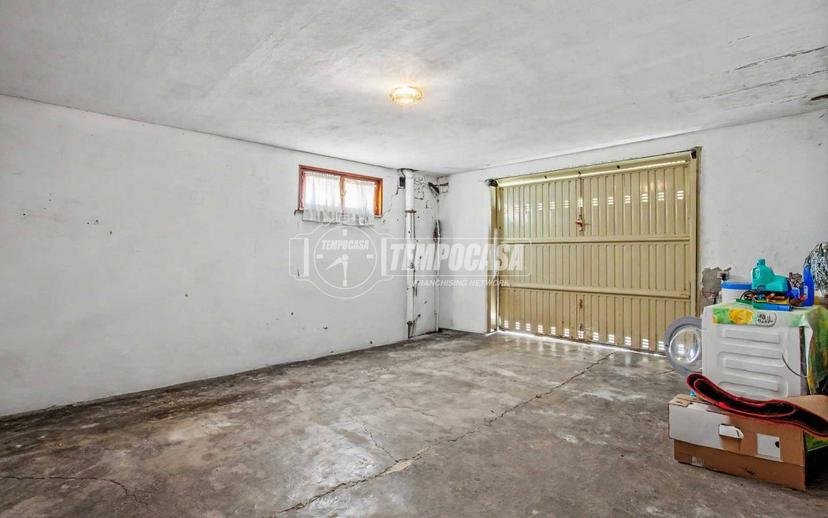 Terratetto unifamiliare 200 m², da ristrutturare, Fidenza — foto 2 di 32