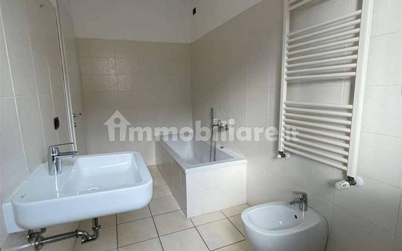 Quadrilocale via Ada Negri, Centro, Carugo — foto 17 di 30