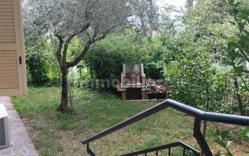 Villa bifamiliare, ottimo stato, 190 m², Centro, Tolentino — foto 2 di 22