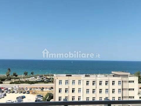 Trilocale via Magna Grecia San C, Japigia, Bari