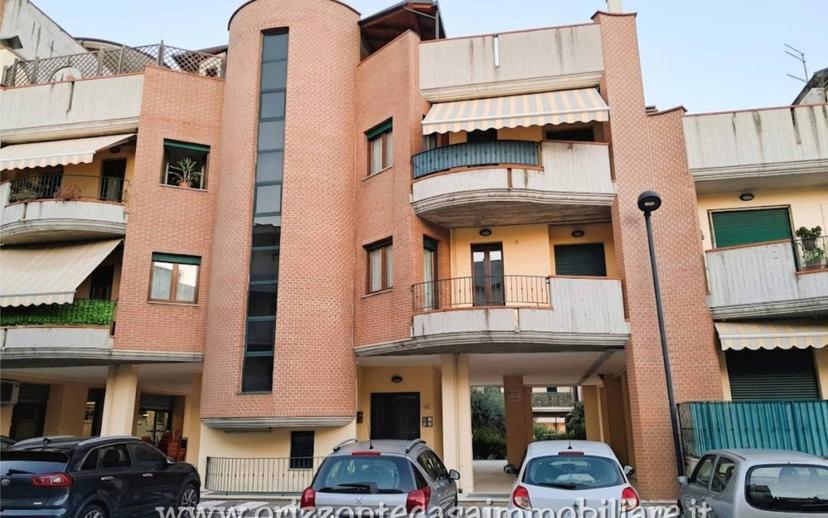 Appartamento ottimo stato, primo piano, Ascoli Piceno — foto 10 di 25