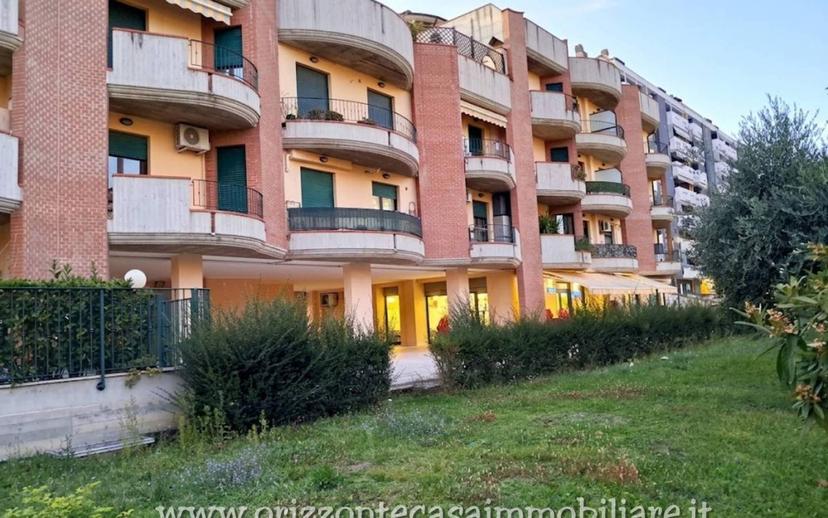 Appartamento ottimo stato, primo piano, Ascoli Piceno — foto 8 di 25