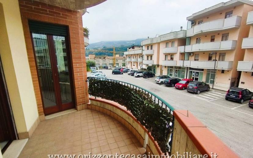 Appartamento ottimo stato, primo piano, Ascoli Piceno — foto 2 di 25
