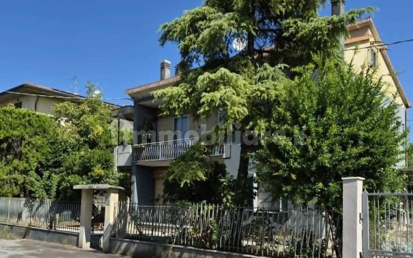 Villa bifamiliare via Maria Teresa Cattani, Centro, Forlimpopoli — foto 2 di 11