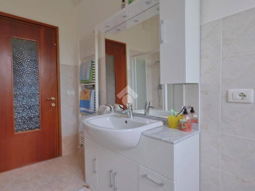 Villa plurifamiliare via Aleardo Aleardi, Orologio, Reggio Emilia — foto 22 di 46