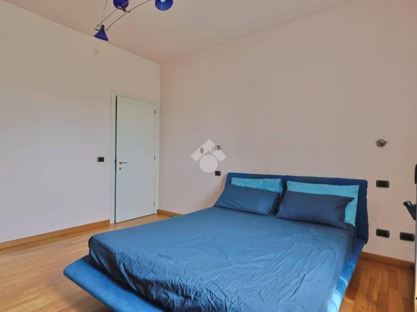 Villa plurifamiliare via Aleardo Aleardi, Orologio, Reggio Emilia — foto 2 di 46