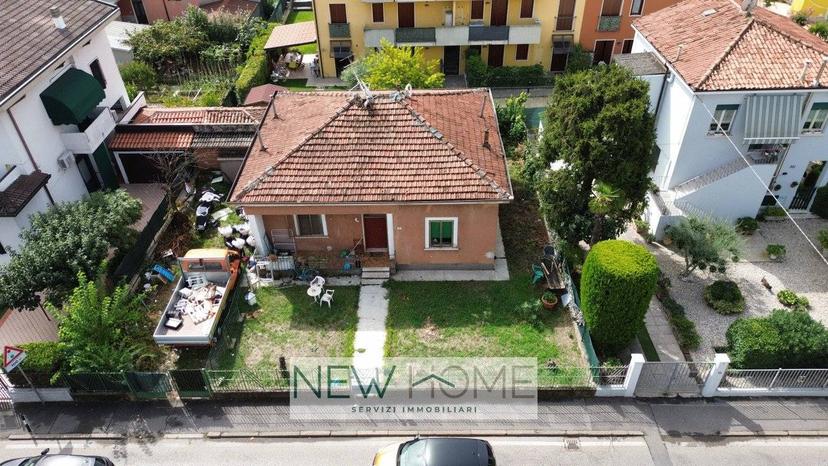 Villa unifamiliare via Polveriera Vecchia 20, Borgo Roma, Verona — foto 3 di 6
