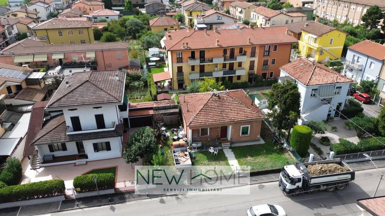 Villa unifamiliare via Polveriera Vecchia 20, Borgo Roma, Verona