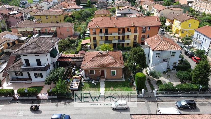 Villa unifamiliare via Polveriera Vecchia 20, Borgo Roma, Verona — foto 5 di 6