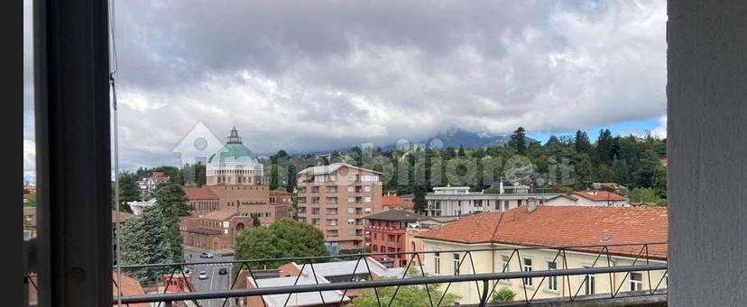 Attico via Maria Virginia Staurenghi , 37, Centro, Varese — foto 6 di 17