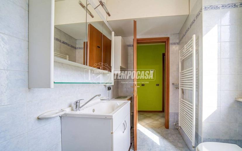 Trilocale via Goffredo Mameli, Centro, Borgomanero — foto 11 di 21