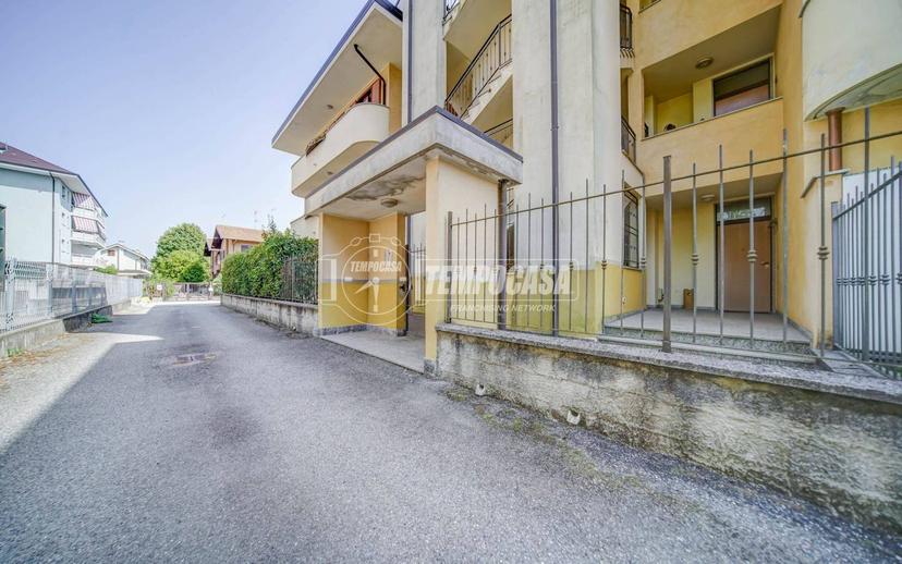 Trilocale via Goffredo Mameli, Centro, Borgomanero — foto 16 di 21