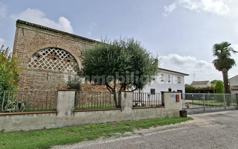 Villa unifamiliare, ottimo stato, 276 m², Frassinelle Polesine — foto 17 di 23