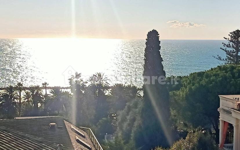 Attico buono stato, 111 m², Corso degli Inglesi, Sanremo — foto 4 di 11