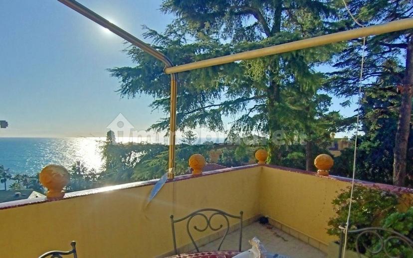 Attico buono stato, 111 m², Corso degli Inglesi, Sanremo — foto 5 di 11