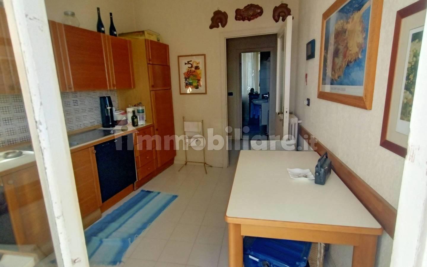 Attico buono stato, 111 m², Corso degli Inglesi, Sanremo