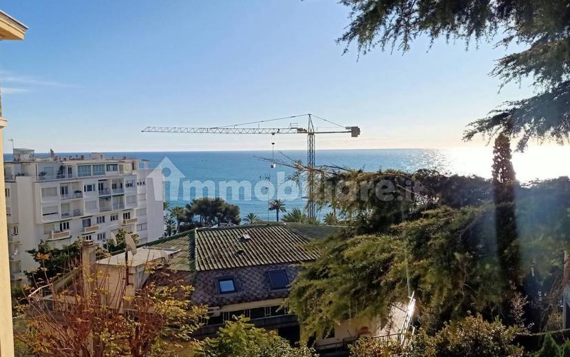 Attico buono stato, 111 m², Corso degli Inglesi, Sanremo — foto 10 di 11