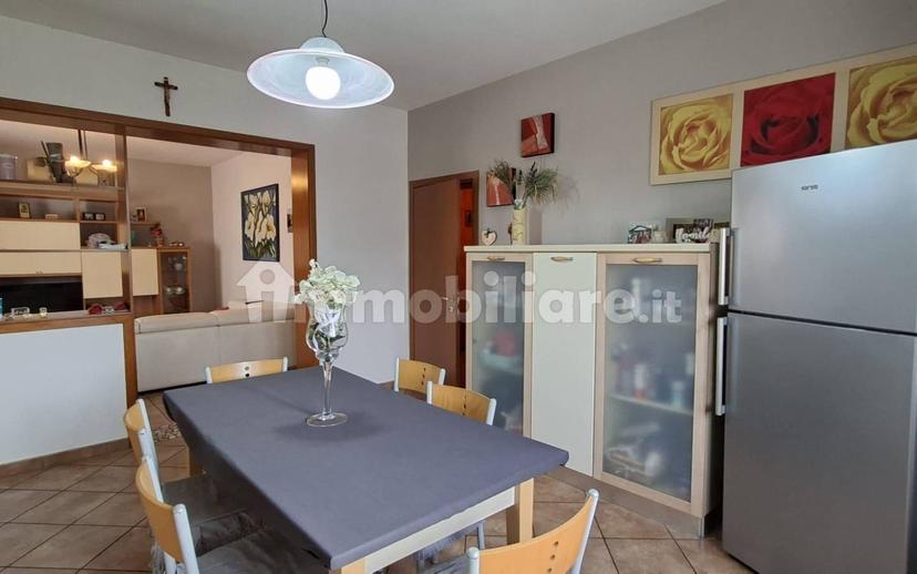 Villa unifamiliare, ottimo stato, 276 m², Frassinelle Polesine — foto 7 di 23