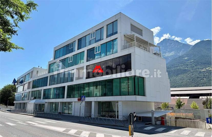 Appartamento via Giorgio Carrel, 10, Centro, Aosta — foto 15 di 29