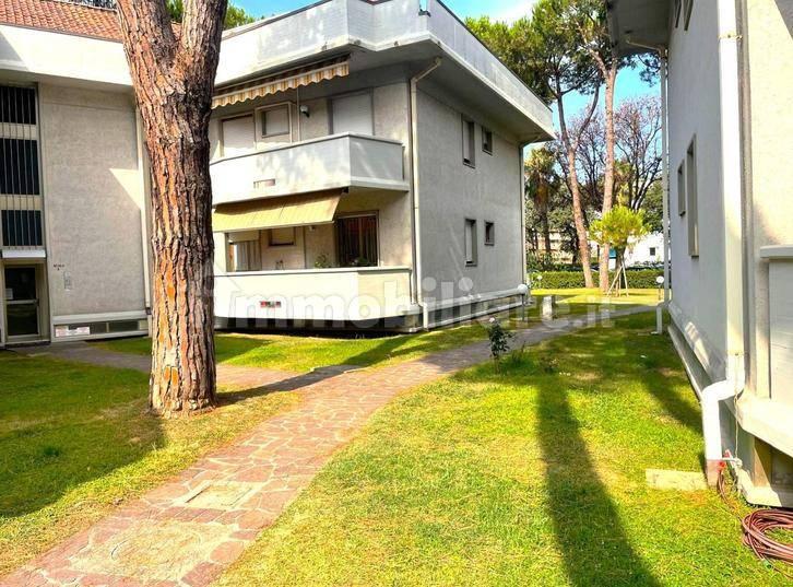 Quadrilocale via Serchio,  12, Marina di Massa Centro, Massa