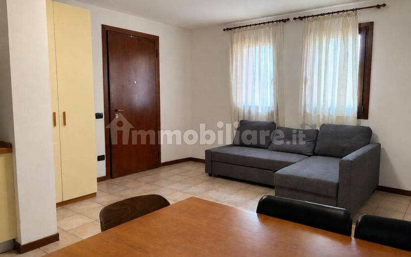 Monolocale via V. Emanuele 28, Centro, Pozzoleone