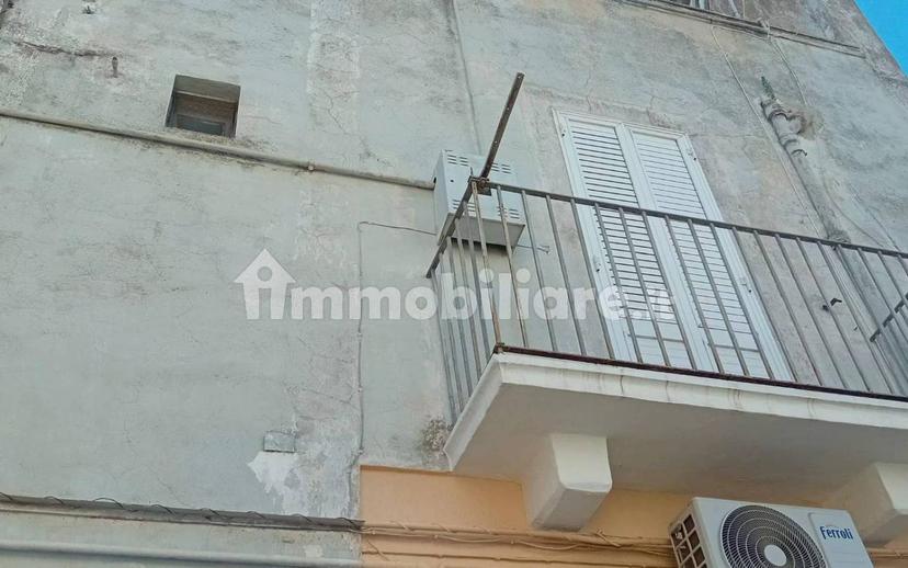 Terratetto unifamiliare via Fontanelle, Centro, Gioia del Colle — foto 2 di 16