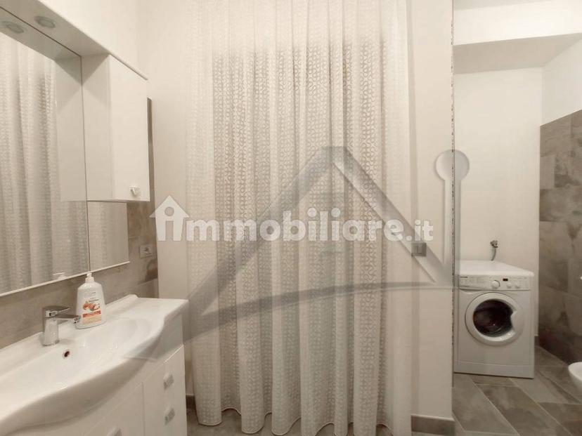 Stanza singola via Camponeschi 5, L'Aquila — foto 9 di 13