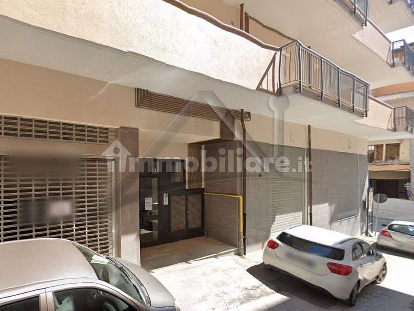 Stanza singola via Camponeschi 5, L'Aquila — foto 4 di 13