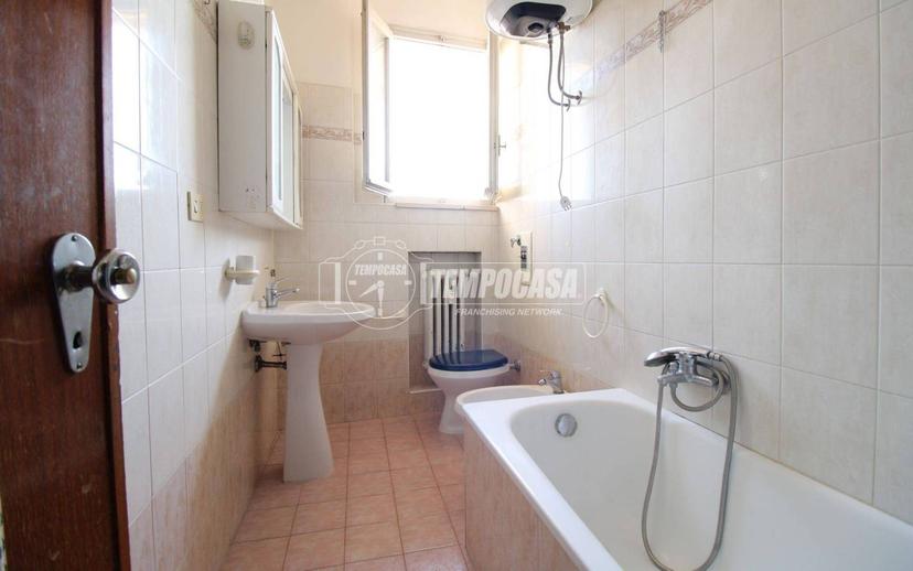 Quadrilocale buono stato, sesto piano, Ospedale - Villaggio Manenti, Reggio Emilia — foto 11 di 14