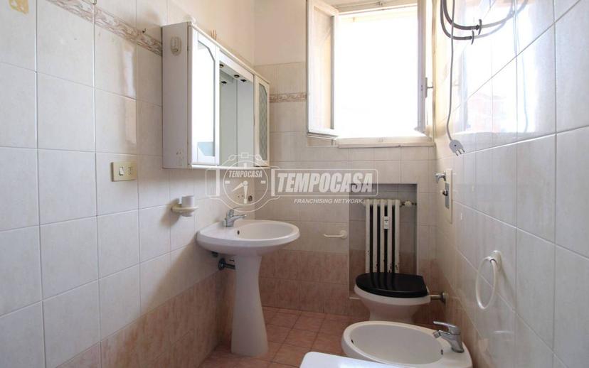 Quadrilocale buono stato, sesto piano, Ospedale - Villaggio Manenti, Reggio Emilia — foto 5 di 14