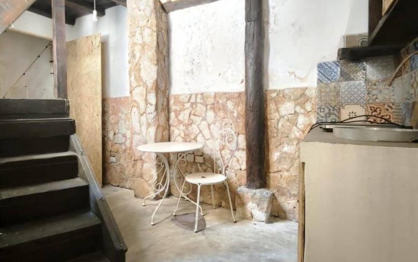 Monolocale via monteleone 20, Castellammare, Palermo