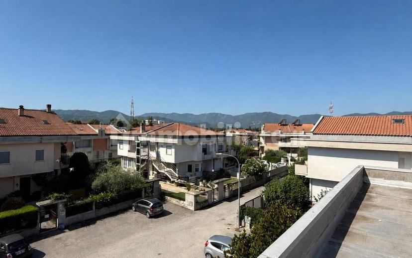 Villa bifamiliare via Romolo Carapacchi 43, Rieti — foto 4 di 28