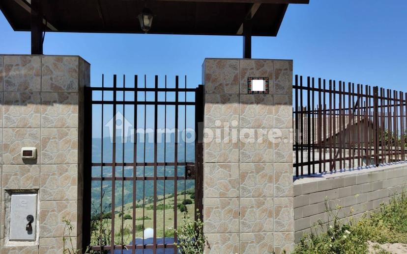 Villa bifamiliare via dei Sogni 61, Prato Cupo, Serrone