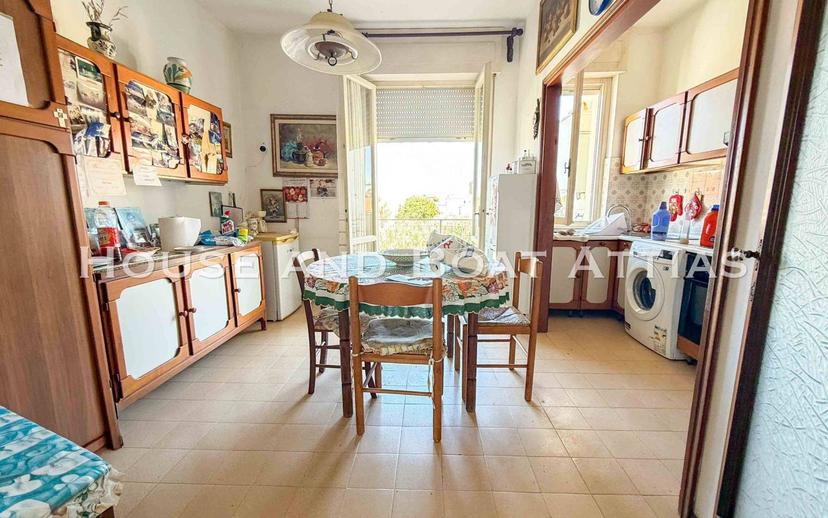Appartamento buono stato, secondo piano, Ardenza, Livorno