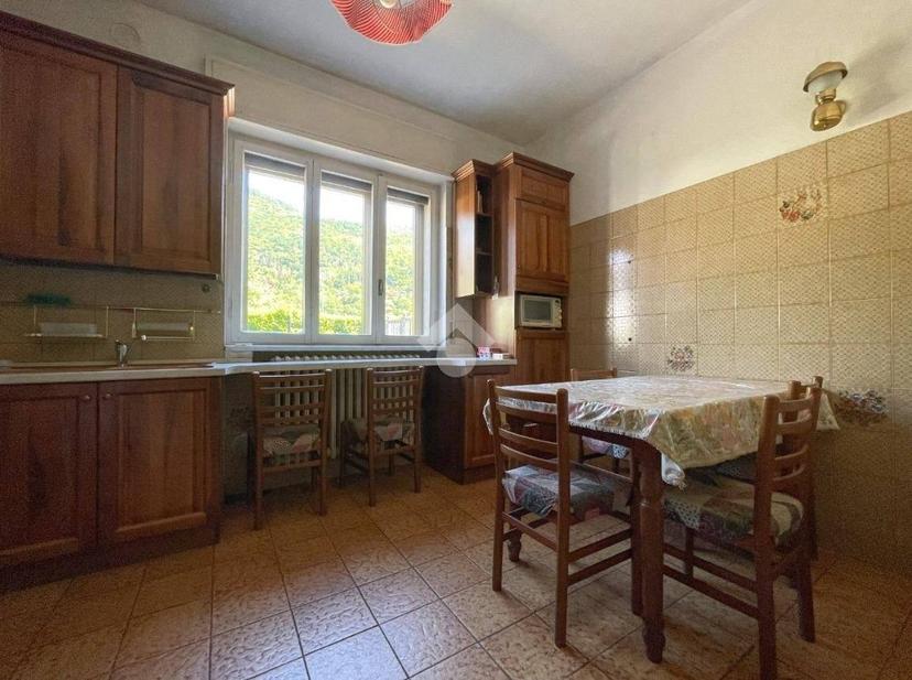 Trilocale via Fratelli Bertolla 61, Porto Ceresio — foto 5 di 14