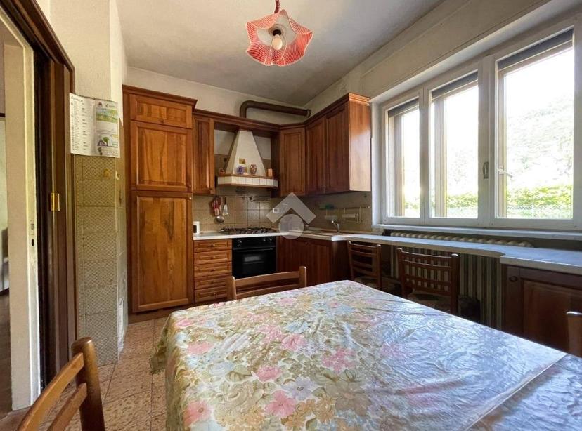Trilocale via Fratelli Bertolla 61, Porto Ceresio — foto 11 di 14