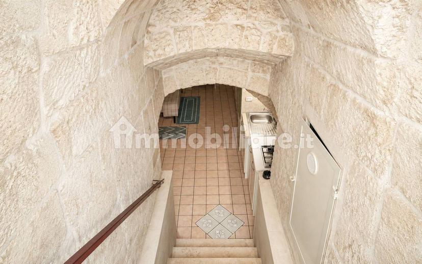 Monolocale viale Francesco Crispi 11, Via Ludovico, Corso Umberto I, Vittorio Emanuele, Ostuni — foto 8 di 9
