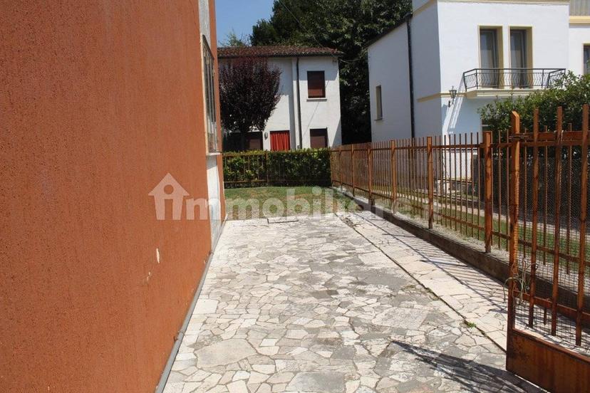 Villa a schiera 5 locali, buono stato, Centro, Fiesso Umbertiano — foto 4 di 16