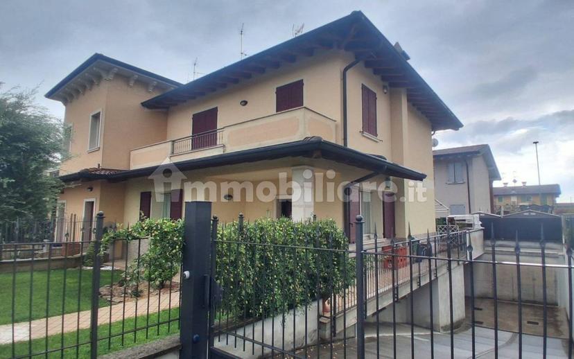 Quadrilocale via degli Antegnati, Castrezzato — foto 22 di 33