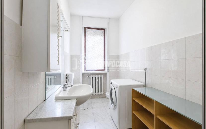 Bilocale buono stato, secondo piano, Galliate — foto 10 di 27