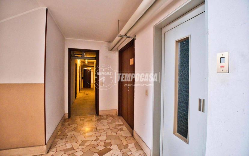 Bilocale buono stato, secondo piano, Galliate — foto 25 di 27