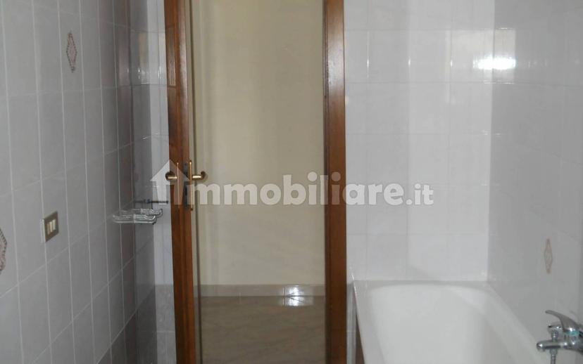 Appartamento via Giovanni Bovio 2, Acquaviva delle Fonti — foto 4 di 39