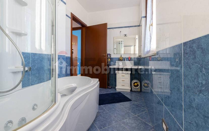 Quadrilocale ottimo stato, primo piano, Lonate Ceppino — foto 2 di 19